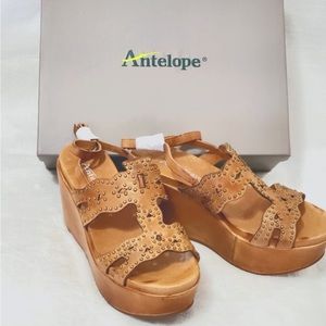 NIB Antelope 851 Studded Leather Wedge Sandals size. 36 (6)